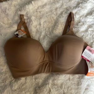 Convertible, wireless bra